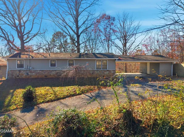 1024 Tramel Rd, Sevierville, TN 37862