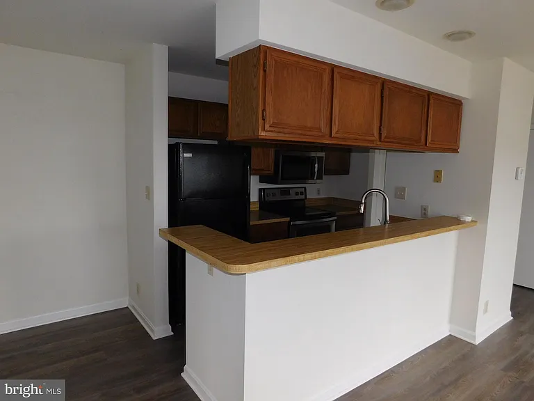 200 Dover Pl #201 — Photo 7