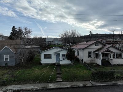 1206 E 10th St, The Dalles, OR, 97058