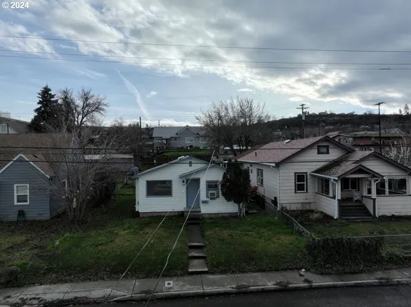 1206 E 10th St, The Dalles, OR 97058