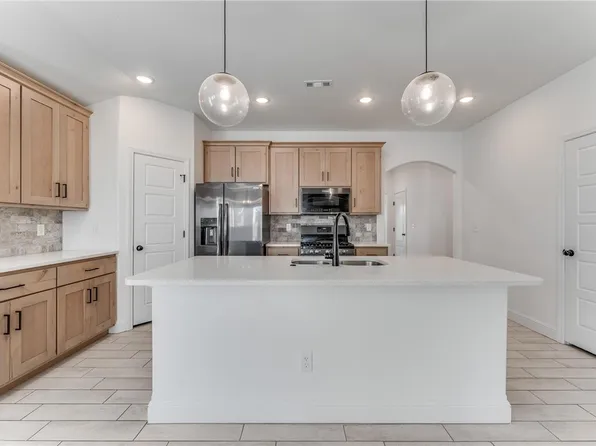 561 Stoneseed St, Centerton, AR 72719