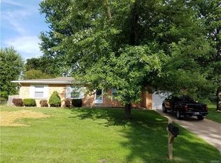 2 Kenton Dr, Saint Charles, MO 63303