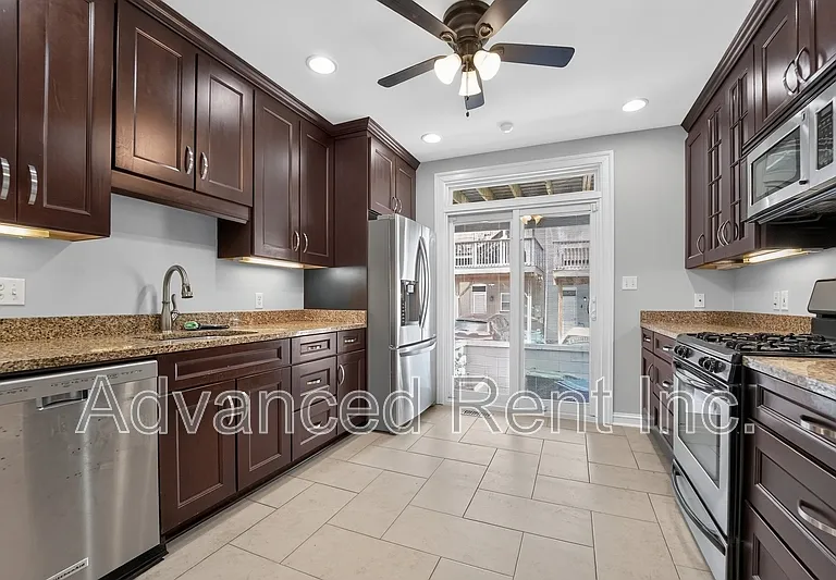 528 S Curley St — Photo 11