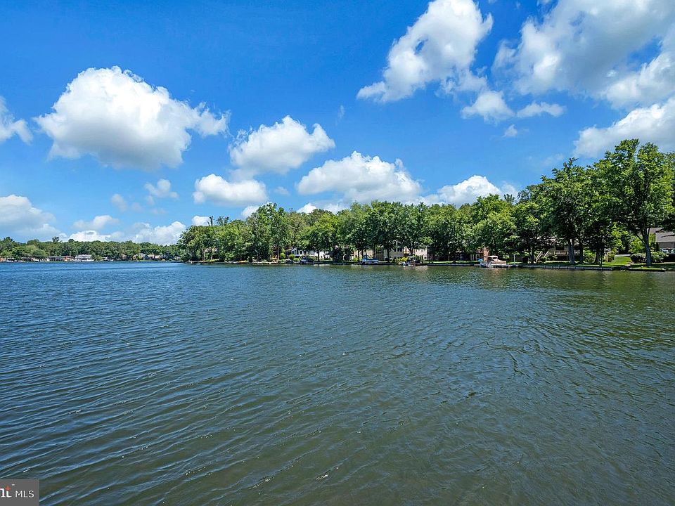 1st image of 110 Lee Cir