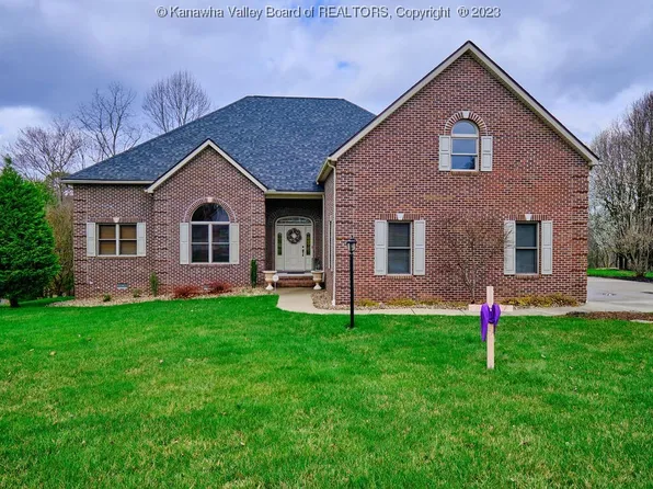 212 Southern Woods Dr, South Charleston, WV 25309