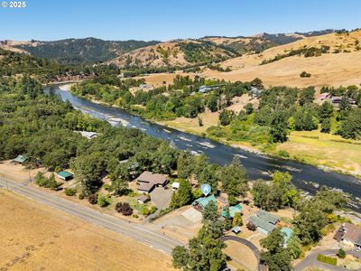 444 Whistlers Ln, Roseburg, OR, 97470