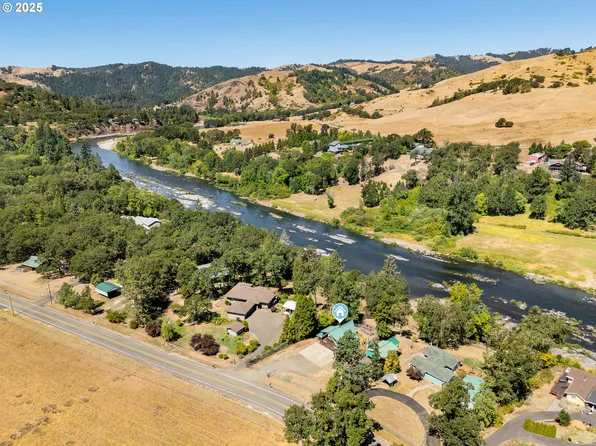 444 Whistlers Ln, Roseburg, OR 97470