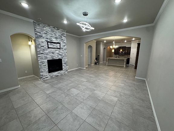 2nd image of 5209 Lamont Ave