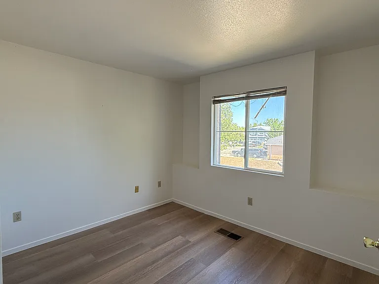 1648 Terra Vista Ln — Photo 11