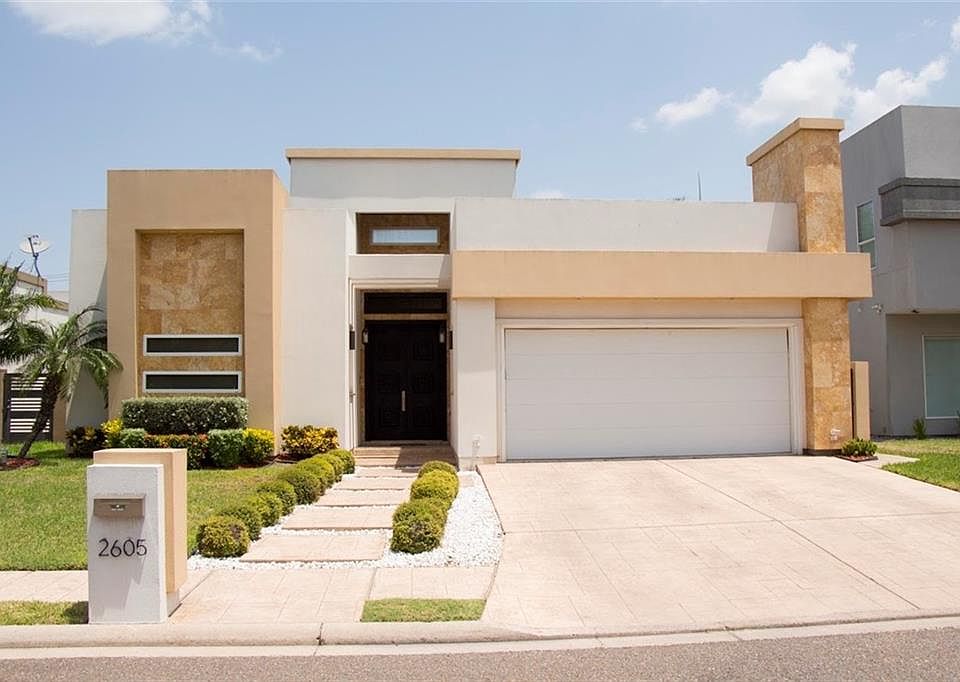 1st image of 2605 N Redstone Dr E