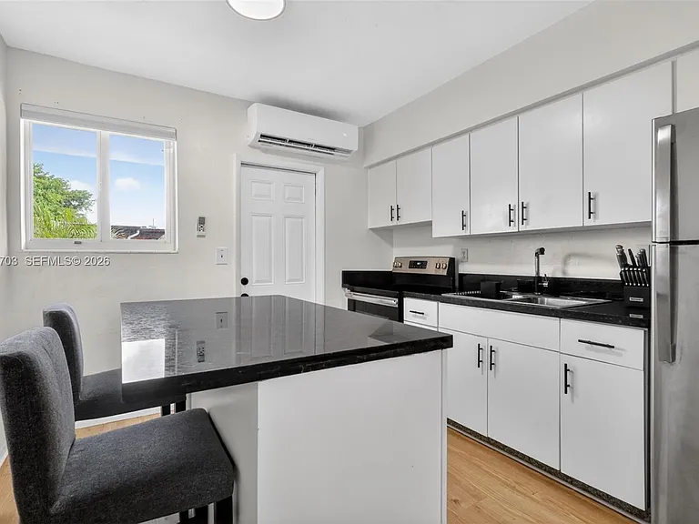 1003 NE 110th St #1003 — Photo 6