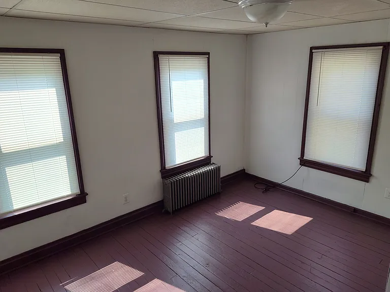 401 1/2 Frederick St — Photo 14