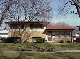 119 Mildred Ln, Chicago Heights, IL 60411