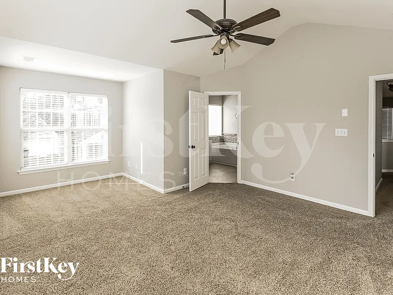7826 Cafferty Cir — Photo 10