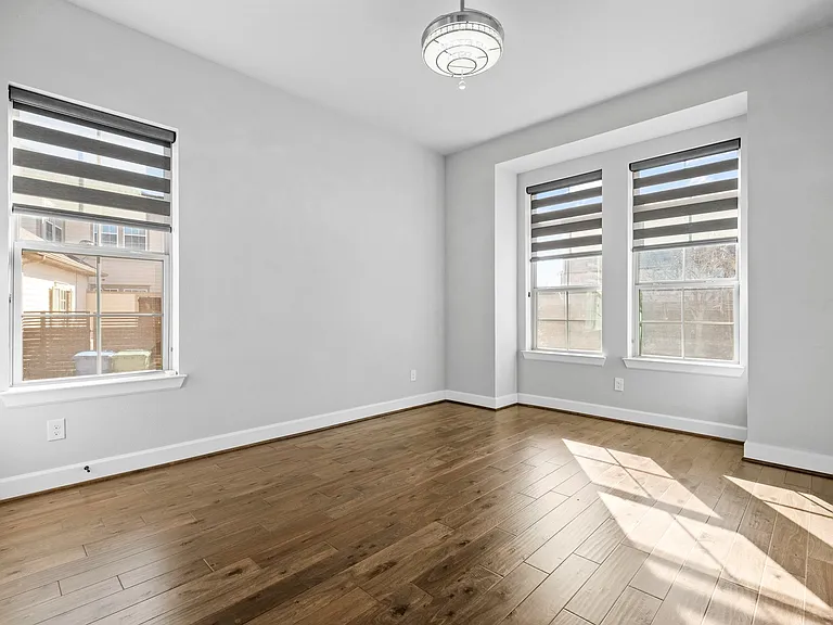 2812 Orchid St — Photo 30