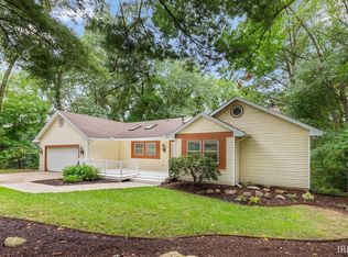 51971 Hinton Ln, Granger, IN 46530