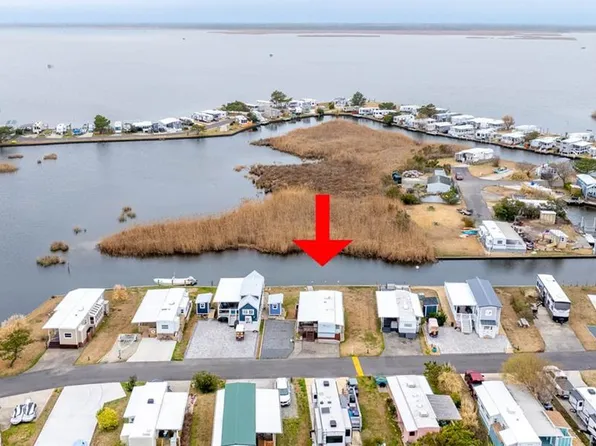3665 Sandpiper Rd #50, Virginia Beach, VA 23456