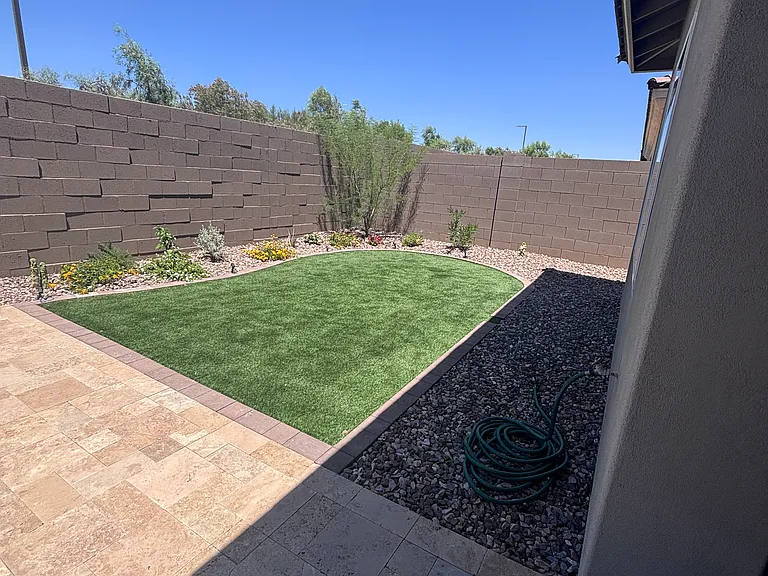 2314 W Rowel Rd — Photo 7