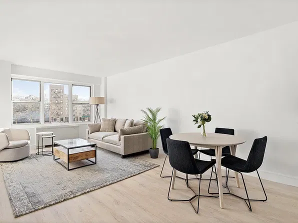 33 Greenwich Avenue image 1 of 4