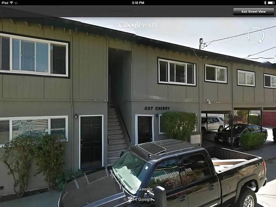 207 Cherry Ave #1