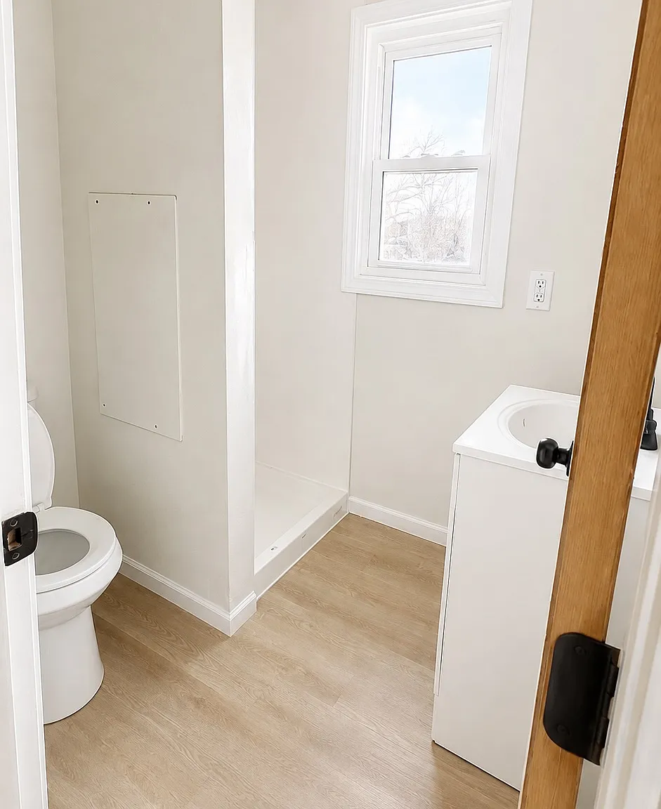 1502 Hunter Ave — Photo 3