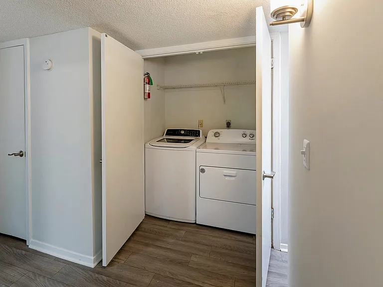 Southaven Pointe Apartments — Photo 11