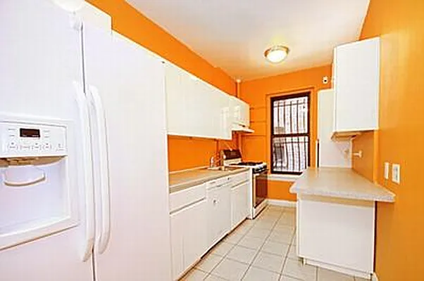 Sold by Maxwell Jacobs | media 2