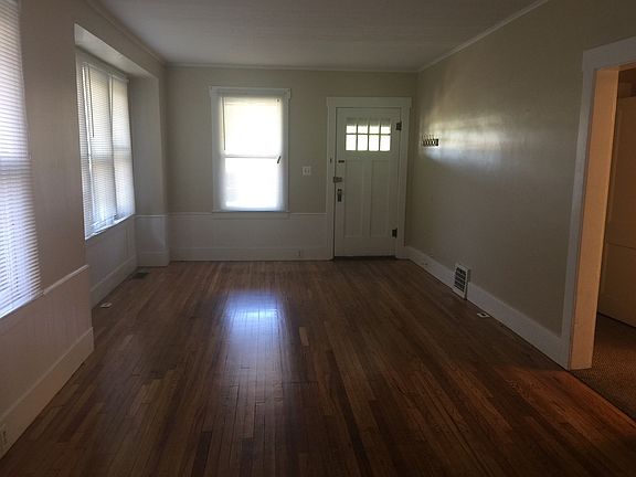 4th image of 501 E Farnum Ave