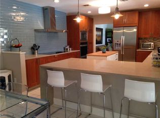 8801 N Lake Dasha Dr, Plantation, FL 33324