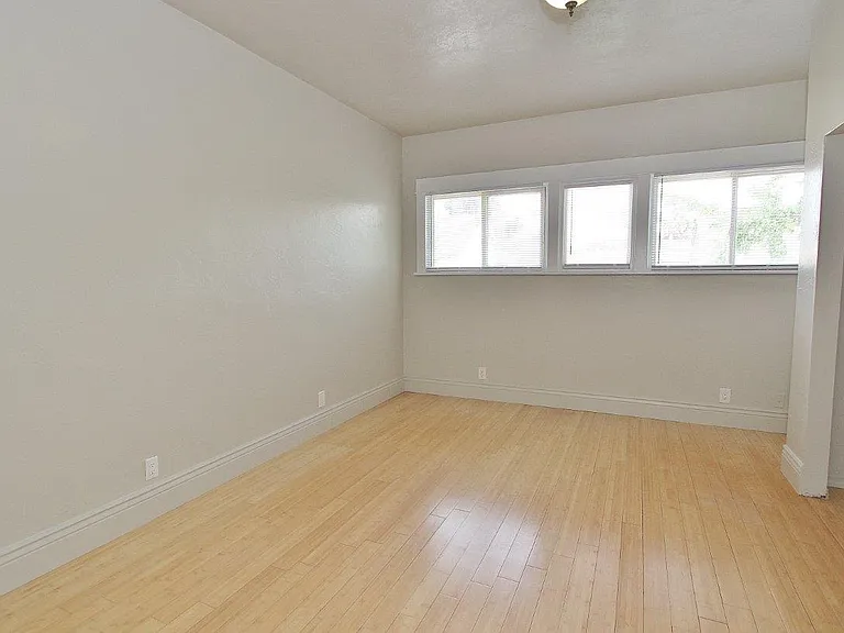 616 9th Ave S — Photo 11