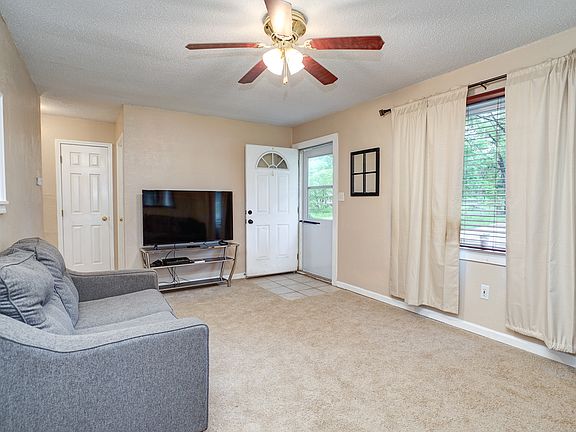 4th image of 2857 Highland Dr