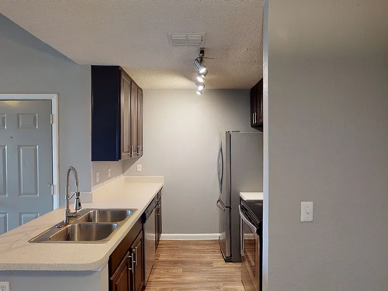 Altamira Place Apartment Homes — Photo 82