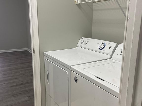 4th image of 166 S Killarney Ln #23