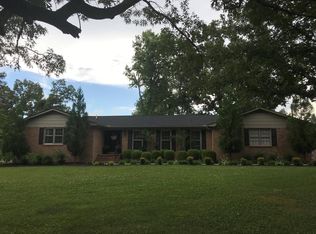 104 Crosslake Dr, Tullahoma, TN 37388