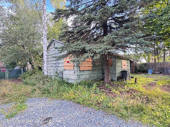 5th image of 4430 Wright St