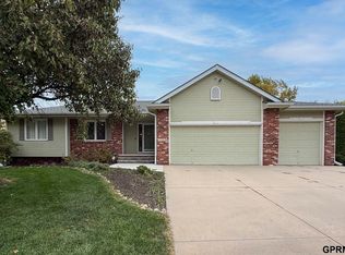 17534 J St, Omaha, NE 68135