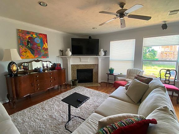 3rd image of 2931 Bering Dr