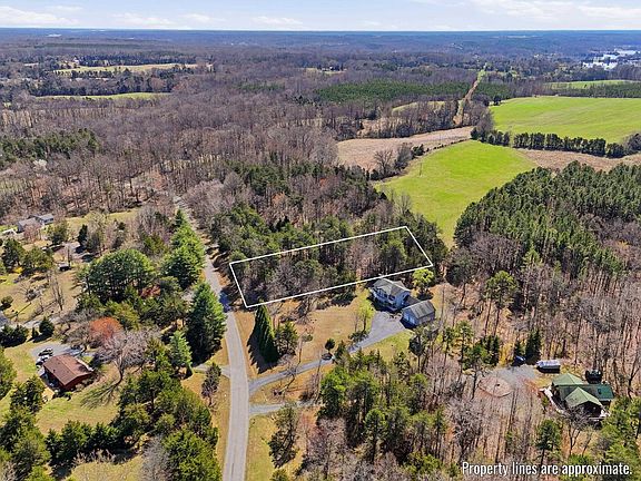 4th image of 16022 Carrington Ct