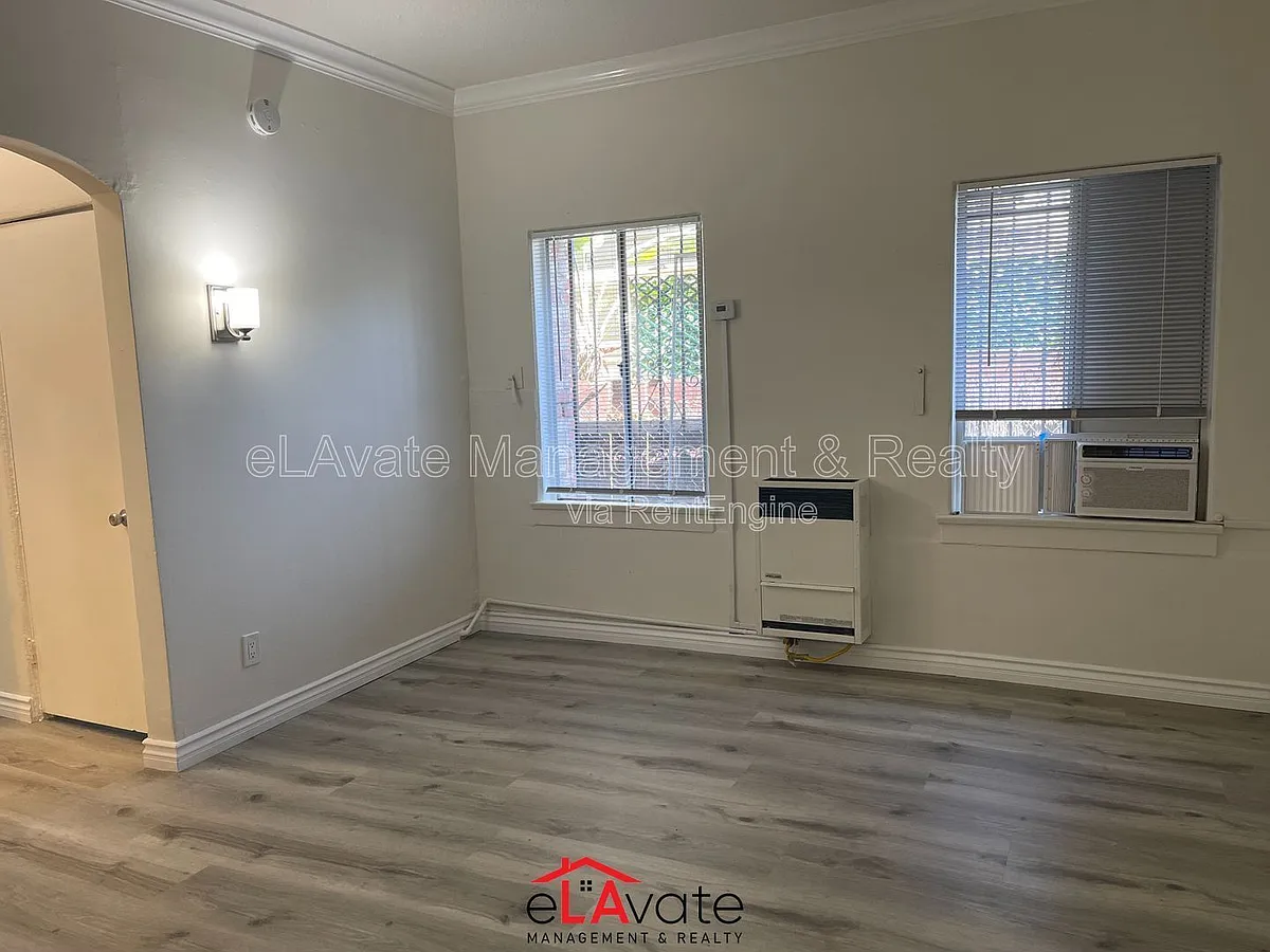 Building Photo - 832 S Fedora St #105