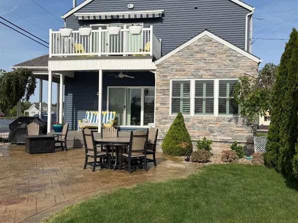 1511 N Anchor Ave, Port Clinton, OH 43452