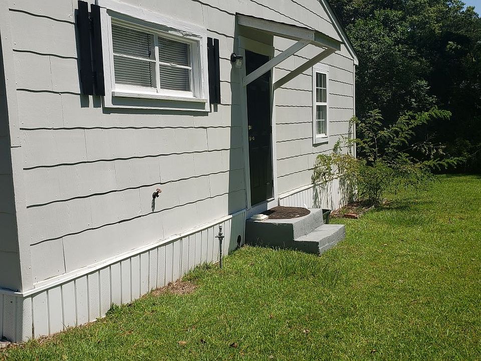 2nd image of 1310 Colony Rd