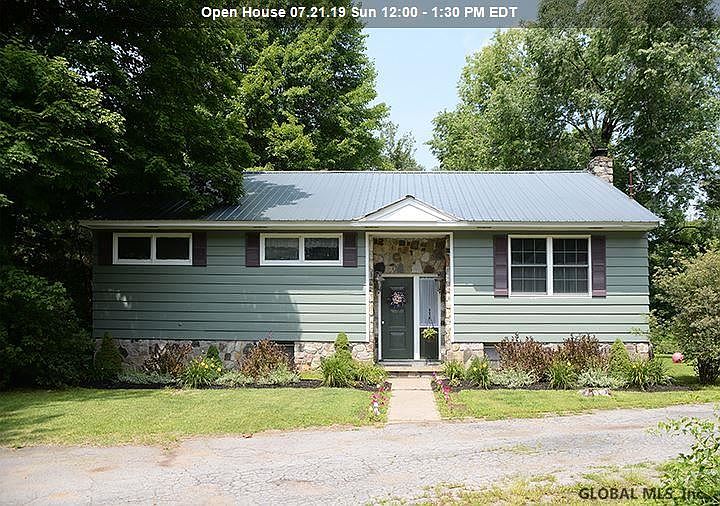 1st image of 15 Stewart Dr