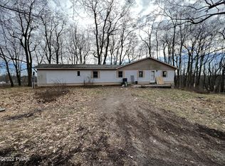 2717 Locust Ridge Rd, Pocono Lake, PA 18347