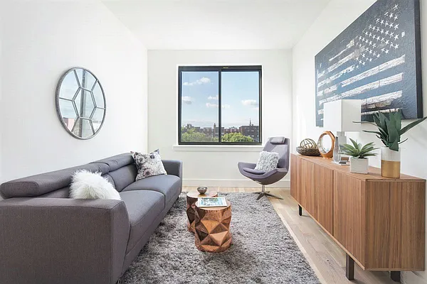 Rented by EXR | media 92