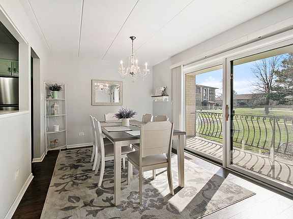 4th image of 15639 Garden View Ct APT 1B