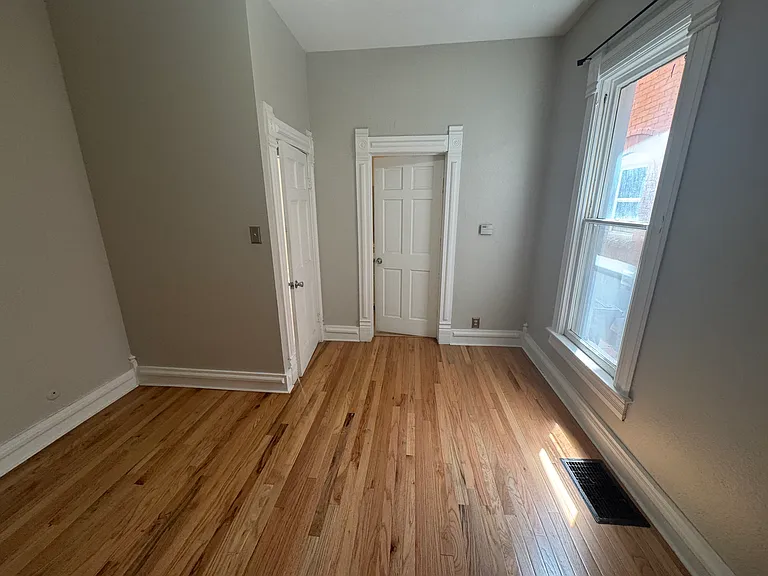 220 W 2nd Ave #1 — Photo 11