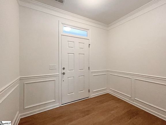 3rd image of 403 Wallen Ct