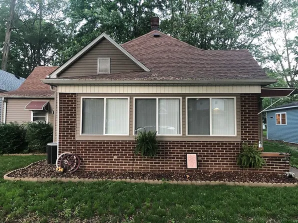 821 N 8th St, Clinton, IN 47842