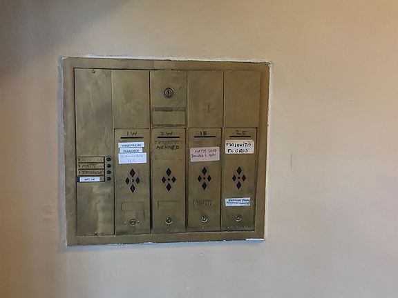 3rd image of 2714 W Berwyn Ave APT 1E