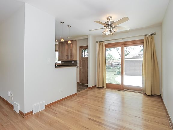5th image of 209 S Highland Ave